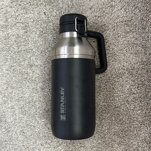 Stanley Go Growler, 64oz Stainless Steel Vacuum Insulated Beer Growle